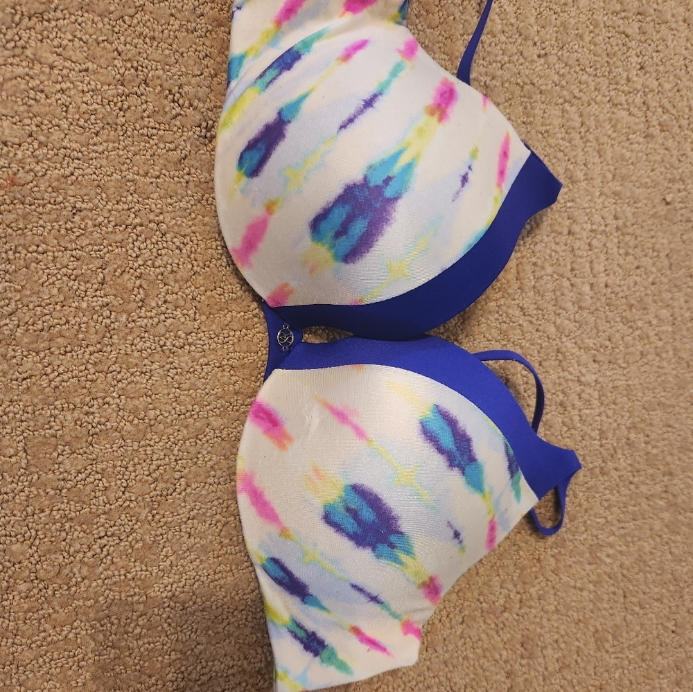 Victoria Secret Bra 32D